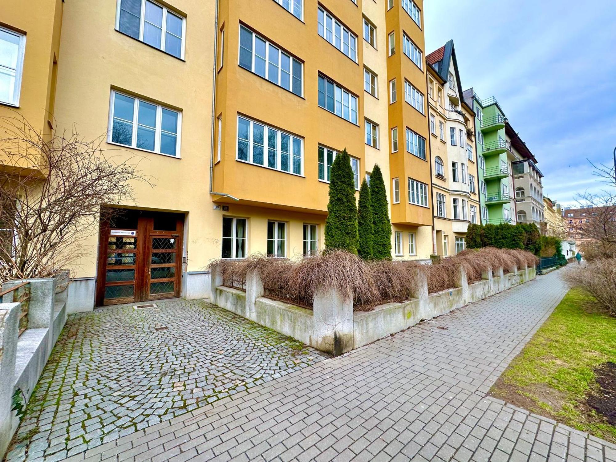 Botanique Rooms With Sauna By Homester Brno Exteriör bild